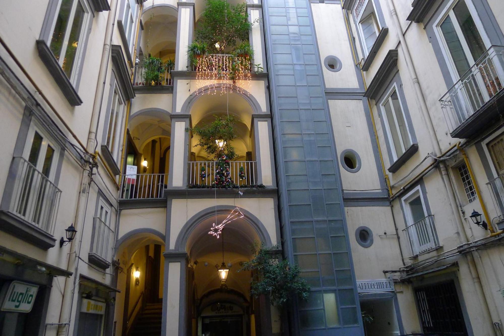 B&B Napoli Plebiscito Exterior photo