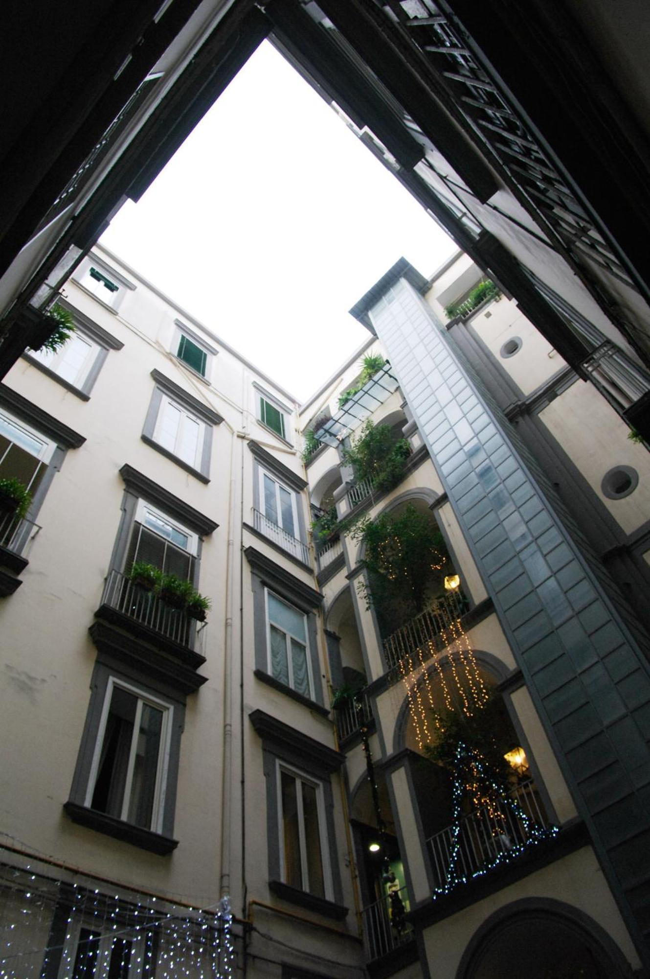 B&B Napoli Plebiscito Exterior photo