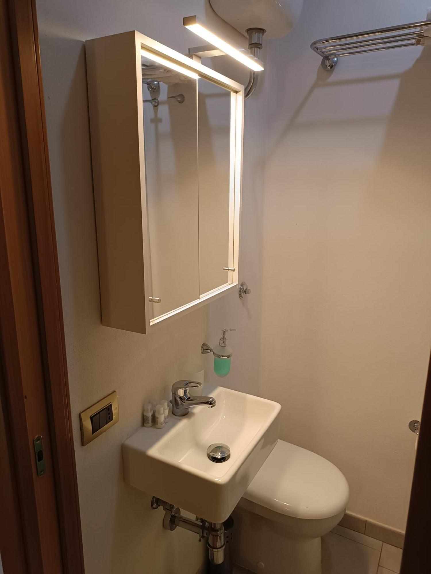 B&B Napoli Plebiscito Exterior photo